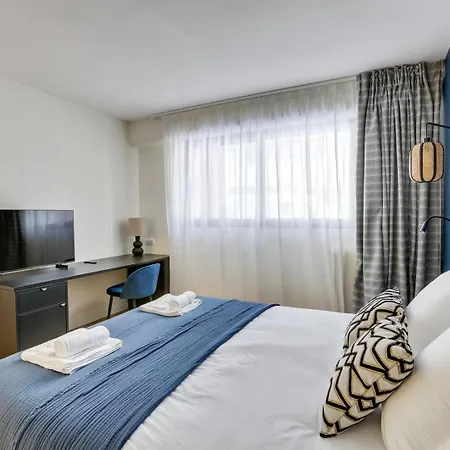 217-suite Trocadéro Modern&luxurious